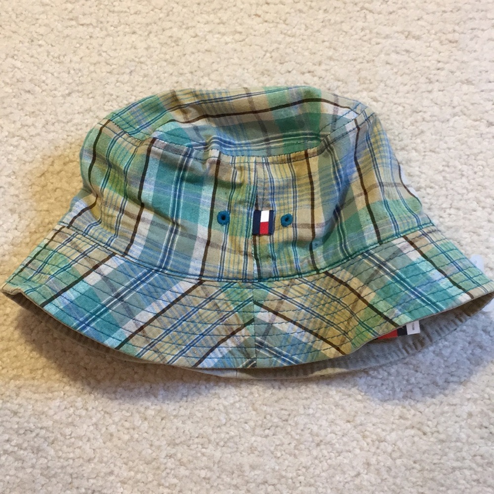 NWT Tommy Hilfiger reversible brimmed hat